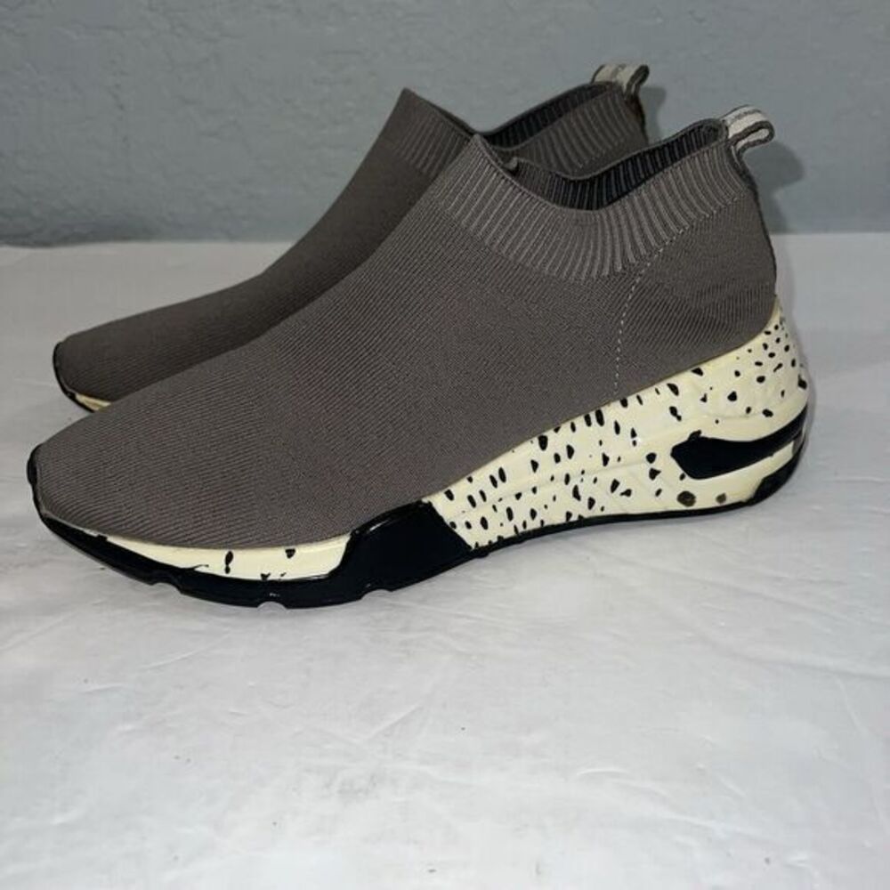 Steve Madden Women's Cloud Sock Gray Wedge Sneaker Size 6.5